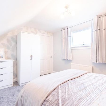 Bright, Fresh, Renovated 3 Bedroom Apartment In The Heart Of Montrose Angus Eksteriør billede