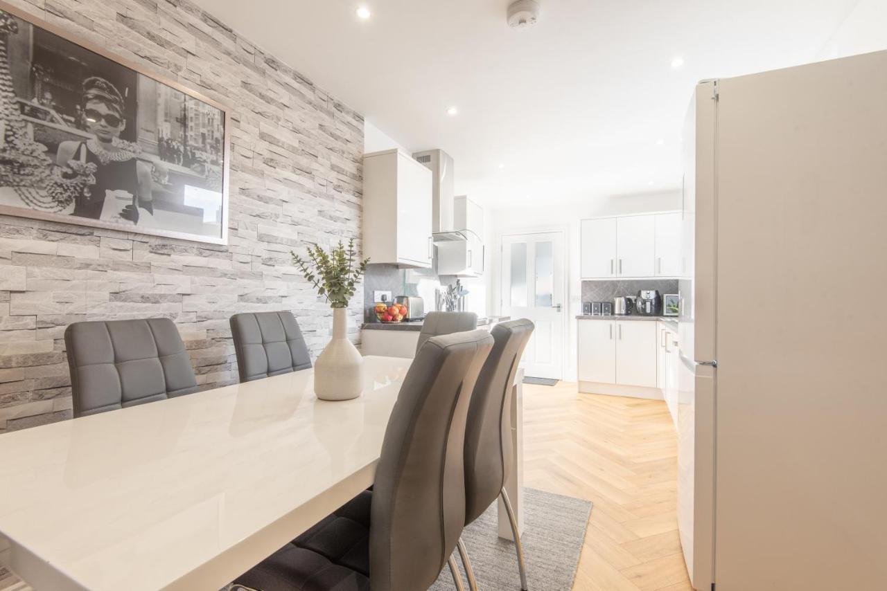 Bright, Fresh, Renovated 3 Bedroom Apartment In The Heart Of Montrose Angus Eksteriør billede
