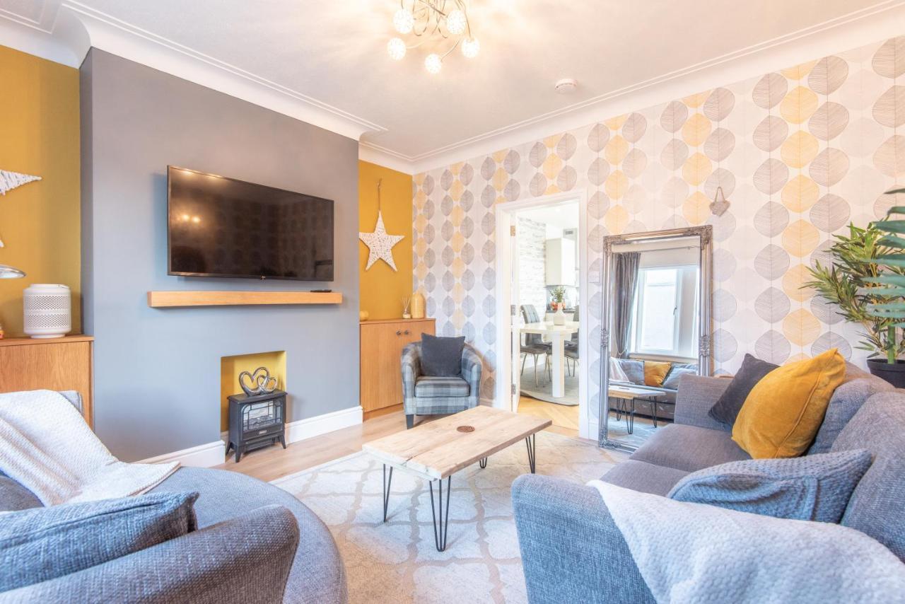 Bright, Fresh, Renovated 3 Bedroom Apartment In The Heart Of Montrose Angus Eksteriør billede