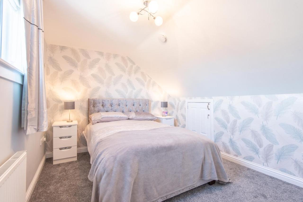 Bright, Fresh, Renovated 3 Bedroom Apartment In The Heart Of Montrose Angus Eksteriør billede