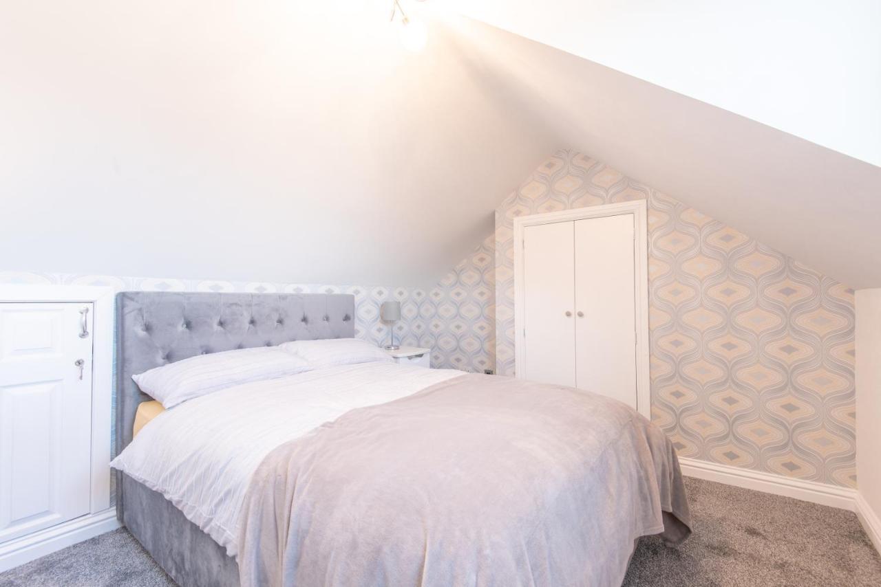 Bright, Fresh, Renovated 3 Bedroom Apartment In The Heart Of Montrose Angus Eksteriør billede