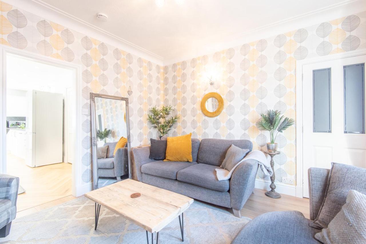 Bright, Fresh, Renovated 3 Bedroom Apartment In The Heart Of Montrose Angus Eksteriør billede