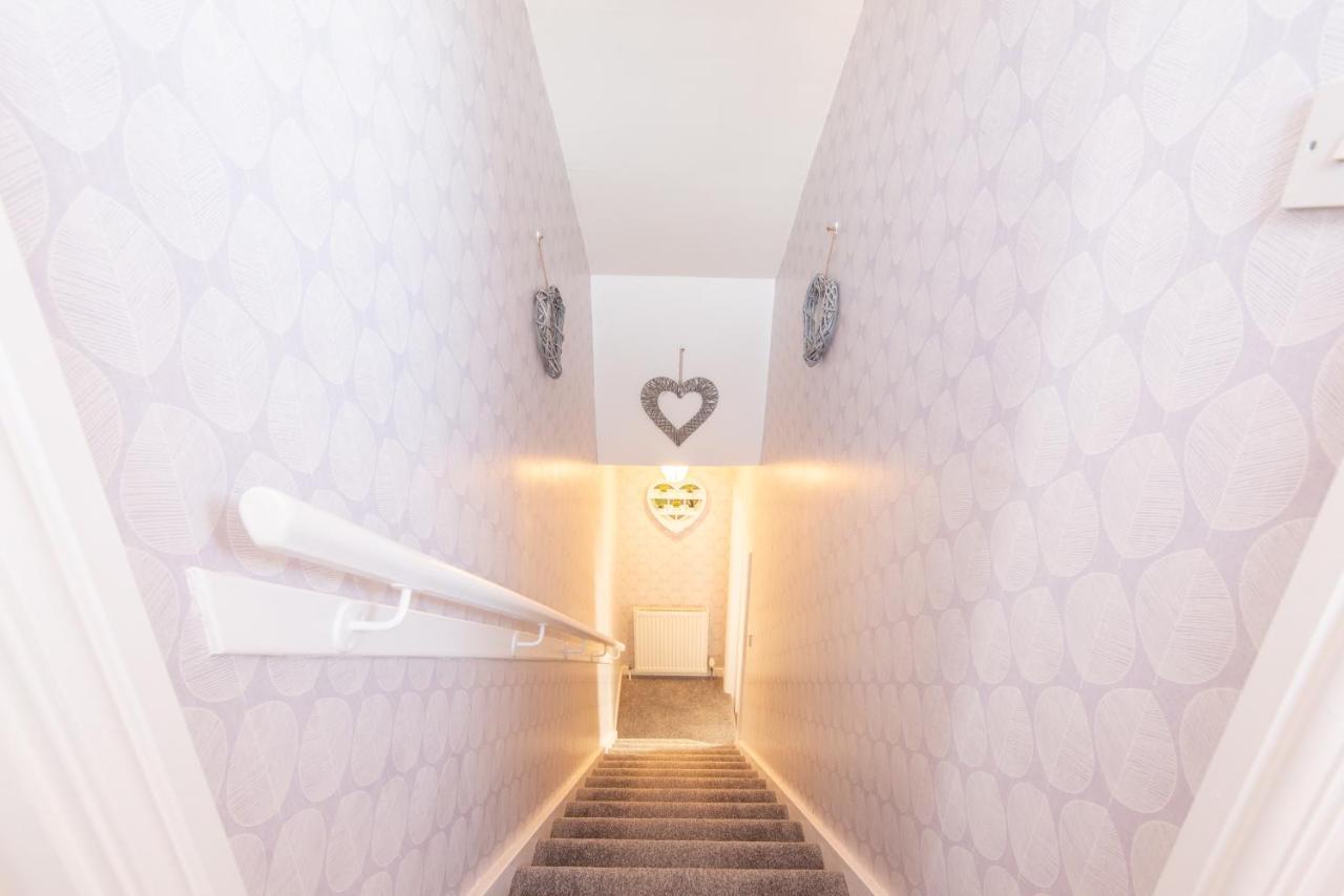 Bright, Fresh, Renovated 3 Bedroom Apartment In The Heart Of Montrose Angus Eksteriør billede