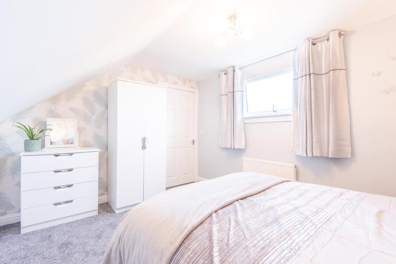 Bright, Fresh, Renovated 3 Bedroom Apartment In The Heart Of Montrose Angus Eksteriør billede
